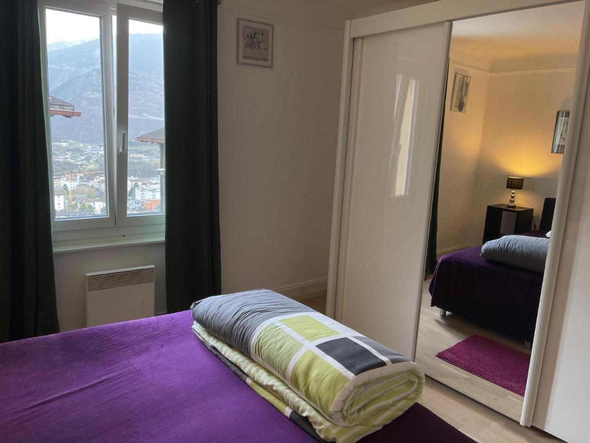 Schone Wohnung In Sierre Esterno foto